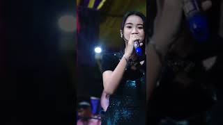 Download lagu hutang- yesa oktavia mp3