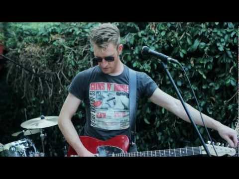 THE TEMPORARY THING | Who's Gonna Love You - In The Backyard Sessions