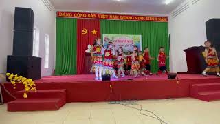 Tiết mục Hội thi văn nghệ lớp 2b1