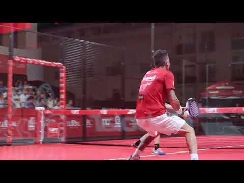 Para los amantes reales de padel. Siente la velocidad con Tito Allemandi contra el Tolito