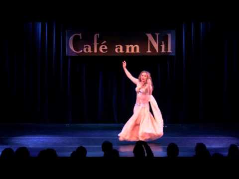 Café am Nil 2015-Solo Katharina Joumana-Cinderella-DUM TAK Revolution Vol. 2, Costume Eman Zaki