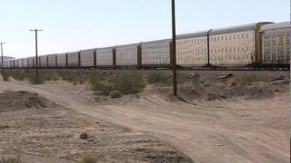 preview picture of video 'BNSF Needles sub - autorack train at Amboy. Train #5'
