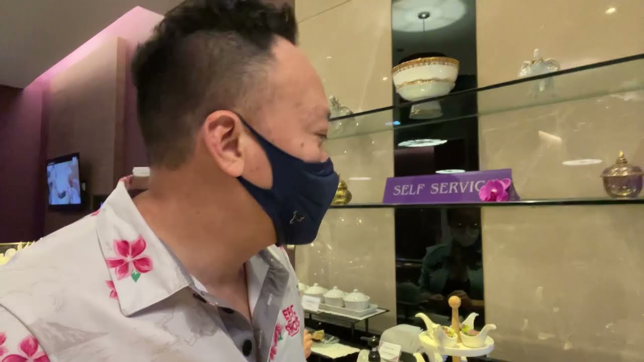 Thai Airways Royal Orchid Lounge thumbnail