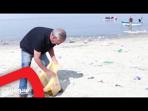 شاهد بالفيديو.. ناشطون واعلاميون يطلقون حملة تطوعية للمساعدة بتنظيف بحيرة الرزازة