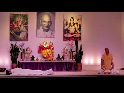 Yogastunde "Mittelstufe" mit Ravi  - Yoga Vidya Live, 08.04.2023, 09:15 Uhr