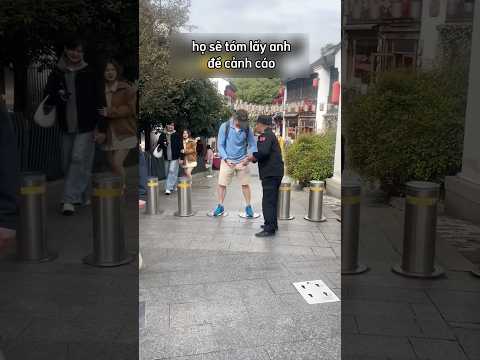 tranh thủ làm 1 bức trước khi cảnh sát bắt 😂