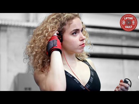 I Can't Believe A Teenage Girl Is Lifting This