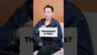 Download lagu The Hardest DJ Skill #podcastclips #dj #djing #singapore @revelryFAM mp3