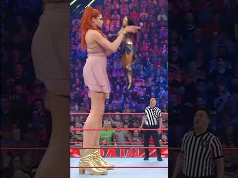 Giganta vs. Wonder Woman! #tallwoman #tallgirl #giantess #giantwoman