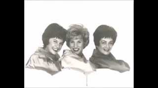 The Andrews Sisters - I&#39;m Looking Over A Four Leaf Clover