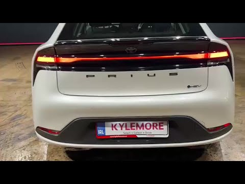 Toyota Prius 1.8 AUTOMATIC HYBRID - APPLE CAR PLAY - Image 2