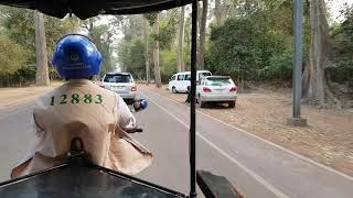 preview picture of video '[2019.02.26][캄보디아 여행] 앙코르톰에서 앙코르와트로 툭툭이로 이동'