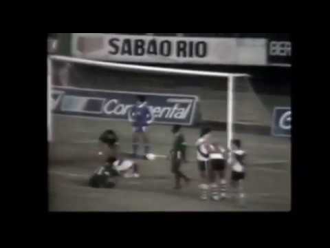Roberto Dinamite (Vasco) - 01/08/1982 - Vasco 5x0 Portuguesa-RJ - 3 gols