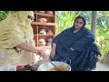 অনেক দিন পরে মায়ের হাতের রান্না খেলা�