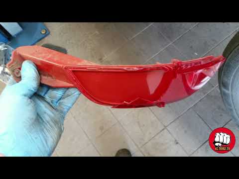 HOW TO REPLACE A FORD FIESTA REAR BUMPER REFLECTOR AND BUMPER BRACKET