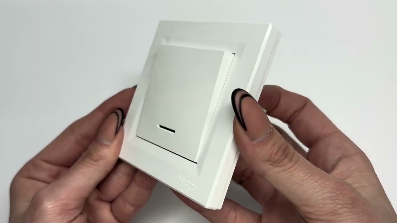 Выключатель проходной одноклавишный с подсветкой SCHNEIDER Asfora белый с рамкой EPH1500121