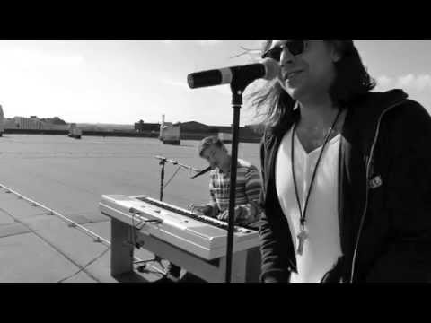 Slå mig hårt i ansiktet Safari & Pontus Persson