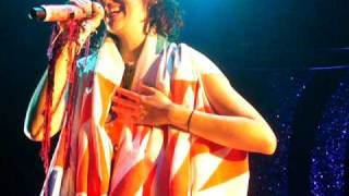 Yeah Yeah Yeahs - Hysteric (Live in Singapore)