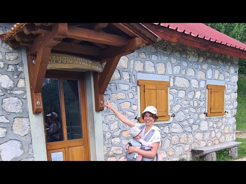 Nella riserva naturale della Val Alba con la bambina