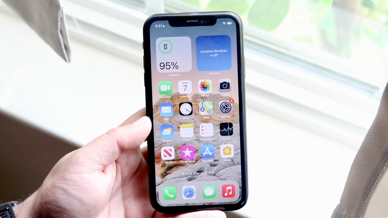 iPhone XR In Mid 2021! (Review)