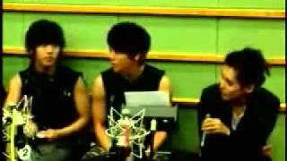 Download lagu [100514] (Sukira Kiss the Radio)  Donghae, Ryeowook & Yesung Singing Bonamana mp3