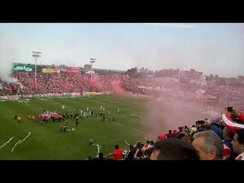 "RECIBIMIENTO | San Martin de Tucuman VS Atletico Tucuman | Copa BICENTENARIO 2016" Barra: La Banda del Camion • Club: San Martín de Tucumán