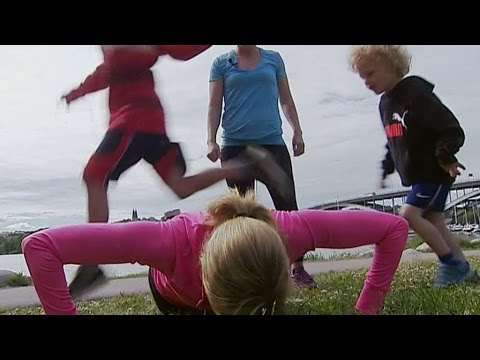 Lovisa Sandström ordnar ett djungelpass till Jessica Almenäs - Nyhetsmorgon (TV4)