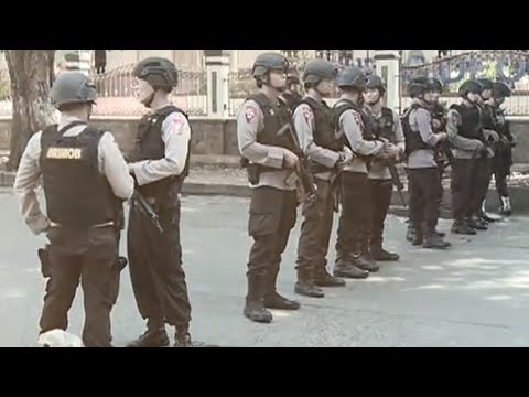 Tumpas Terorisme Sampai ke Akar (2)