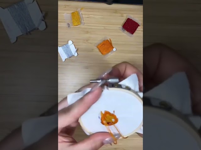Vídeo relacionado con CoolChange Calcifer Cojín para fans del anime, cojín decorativo de demonio de fuego, 44 x 32 cm