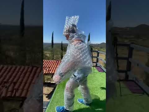 BUBBLE RAP VS. TRAMPOLINE!!!