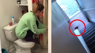 Trabajo en Equipo de Chicas para Espantar a una Rata