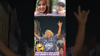 Download lagu What's going viral 😆😂 Funny Shorts. Persib mom supporters dancing funny mp3