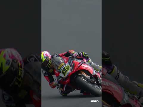 Surra 🆚 Bautista 🔥 An epic fight for P3  💯 | 2026 #EstorilWorldSBK 🇵🇹
