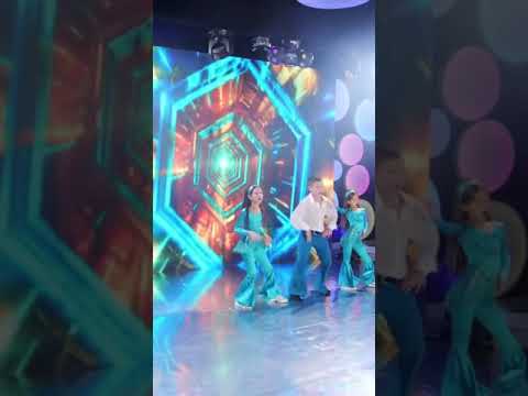 UNO cover (Kamelia Melnic, Mirela Colesnic și Cristi Colesnic)