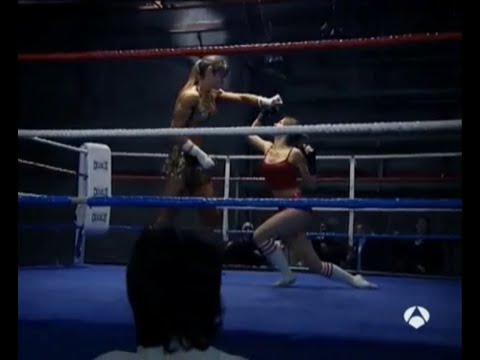 Female Muscle clip 375 - Los hombres de Paco