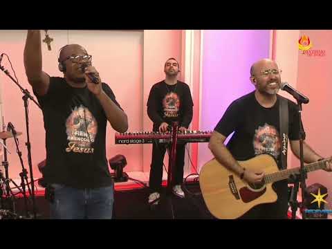 Deus me levanta - Padre Marcelo Rossi