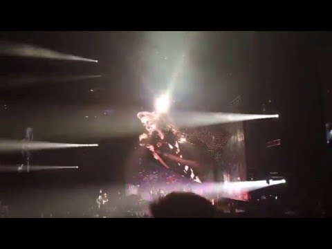 Hillsong United - Closer Than You Know  (Live at FedEx Forum)