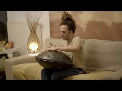 Taopan Handpan Mutant played by Louis / Eminor 19 (14 Tops plus 5 bottoms)