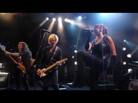 Duff - "Dead Horse" (Live Paris, France 2019)