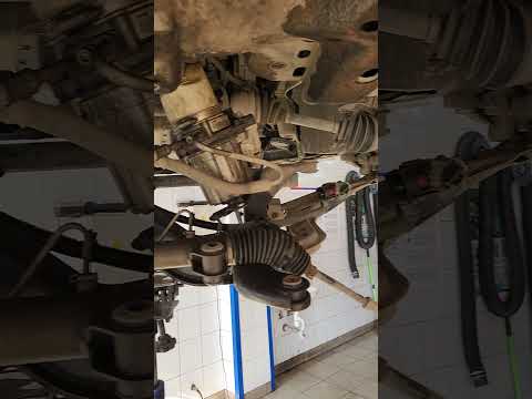 We remove the steering rack. Funny service