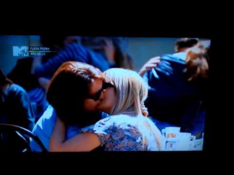 Flash Prank Kiss ( Forever Alone )