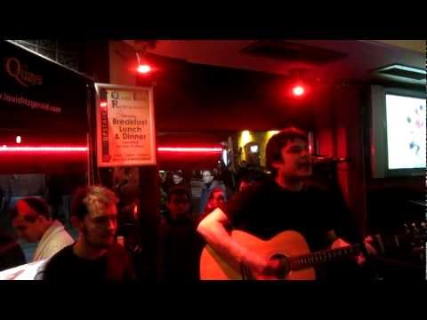 With or Without you / Don't stop believin' - U2 meets Jounery at Quays Temple Bar,Dublin