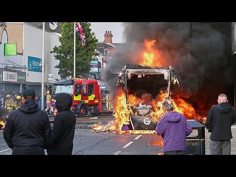 Video Thumbnail: Nach Messerangriff in Belfast: Demonstration gegen Migration eskaliert