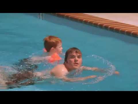 2001 O Amor É Cego (Dublado) 