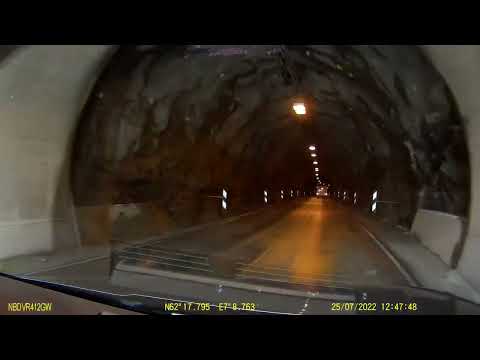 Paul van Dyk live at Mayday, Westfalenhalle, Dortmund, Germany (2002-04-30)