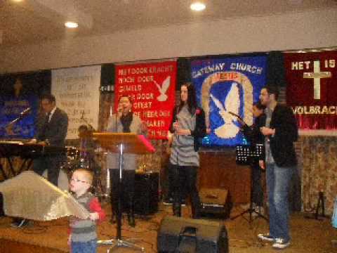 Kandil emas- Niet door kracht.