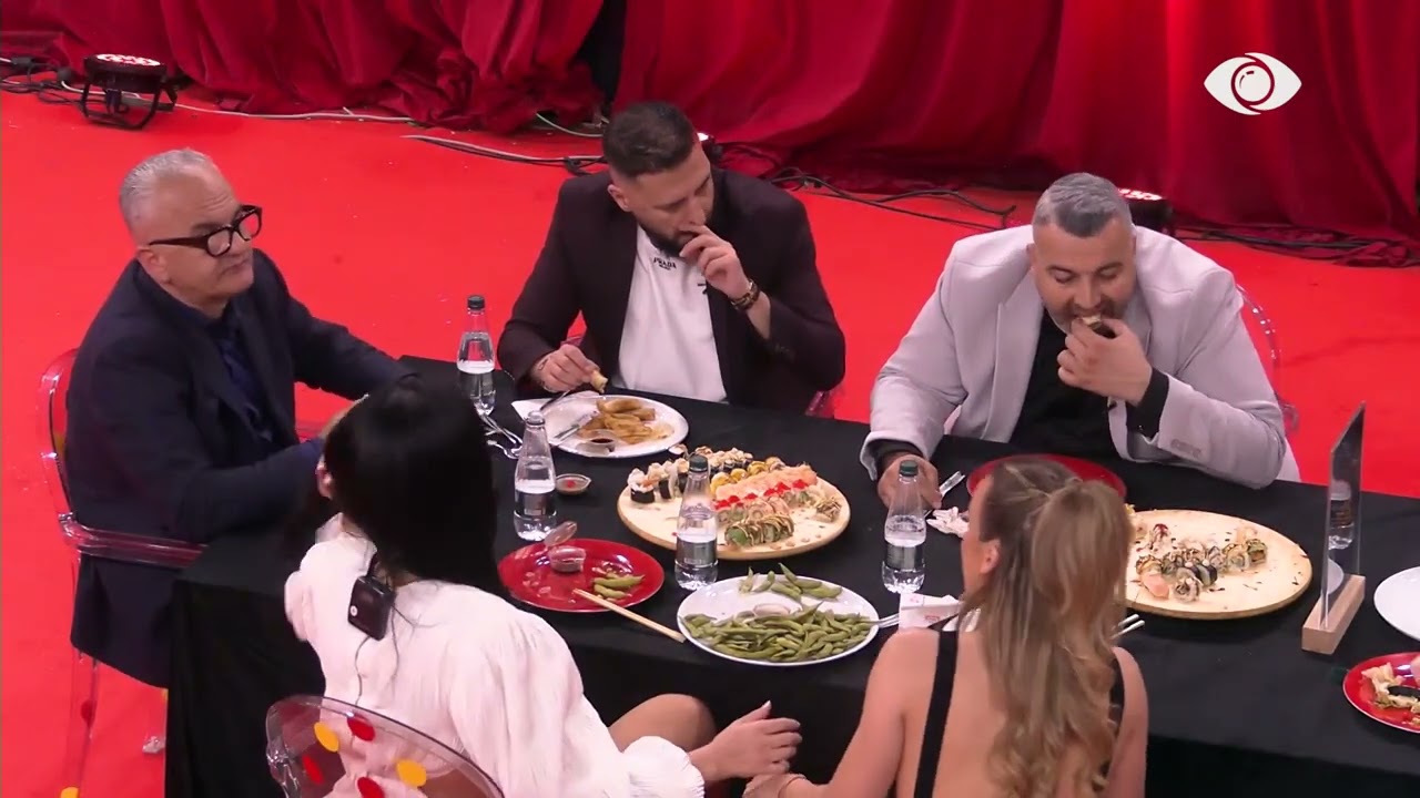 “Çfarë i ke bërë shtëpisë…”/ Artani-Mirit teksa darkojnë