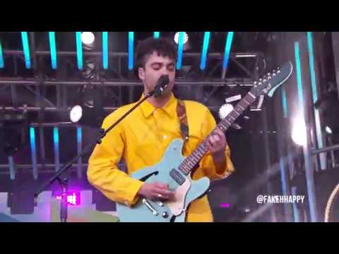 download lagu mp3 mp4 Tourone, download lagu Tourone gratis, unduh video klip Tourone