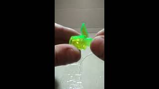 Вскрыть пластиковую пломбу. Вскрытие пломбы. Роторная пломба вскрыть. Пломба защелка. Роторная пломба вскрыть.