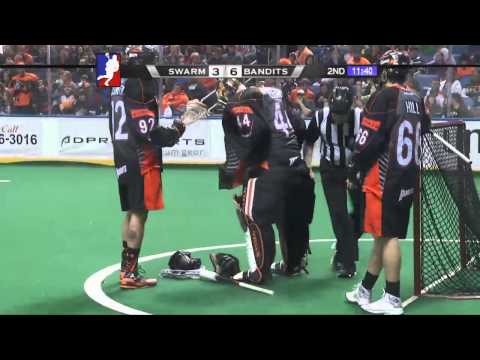 NLL: Buffalo Bandits goaltender Anthony Cosmo forced to locker room after losing ball in pads